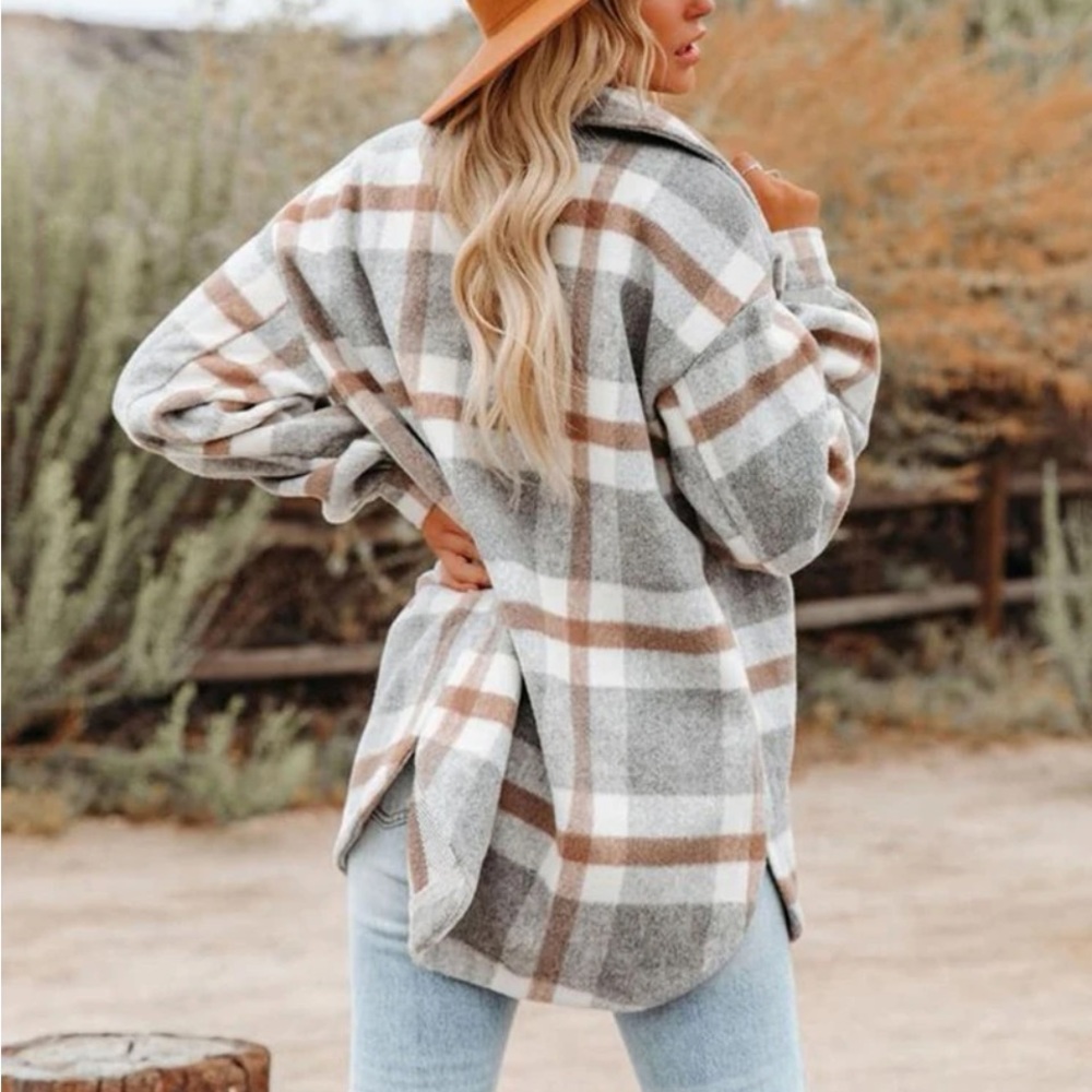 New plaid button down Shacket jacket - Picture 2 of 6